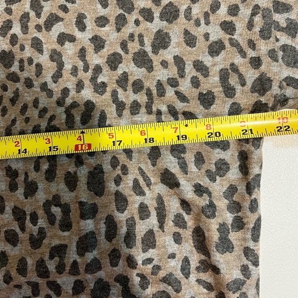Anthropologie Sundry Leopard Print Drapey Sweater 1 Gray Pullover Crew Neck S - Picture 4 of 5